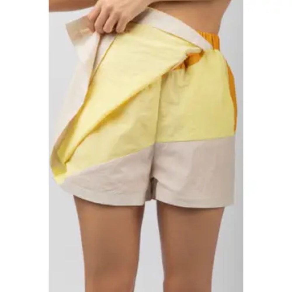 Very J Yellow and Cream Colorblock Skorts - Picture 2 of 4